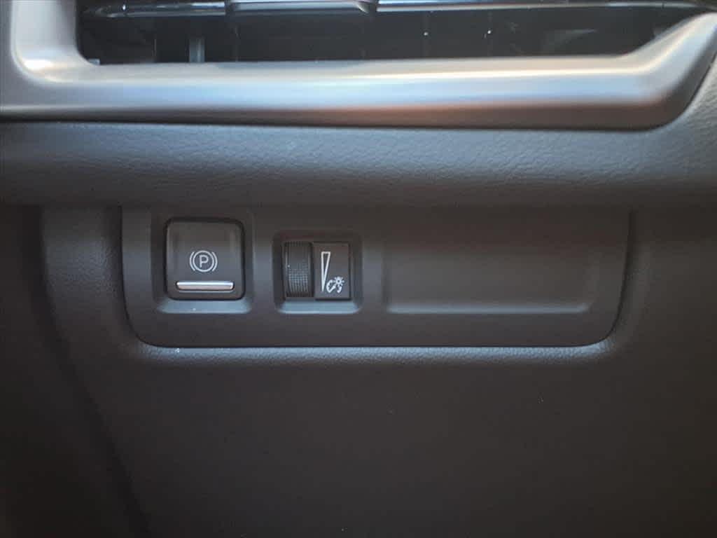 used 2024 Cadillac XT4 car, priced at $34,818