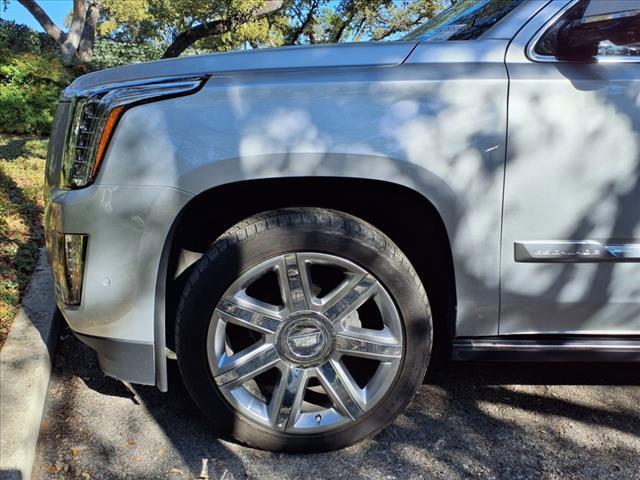 used 2019 Cadillac Escalade car, priced at $37,998