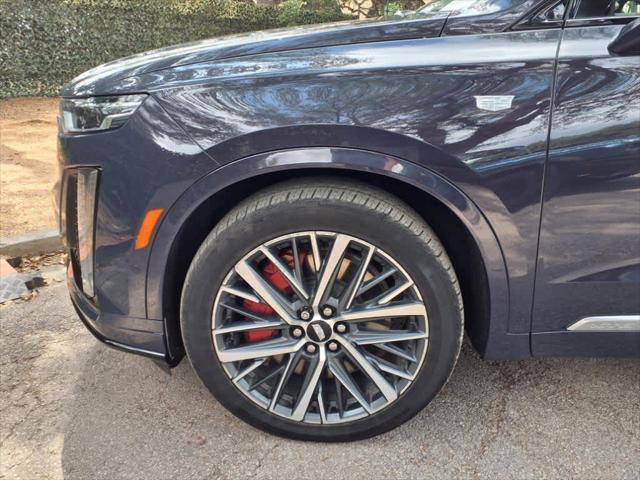 used 2024 Cadillac XT6 car, priced at $53,818