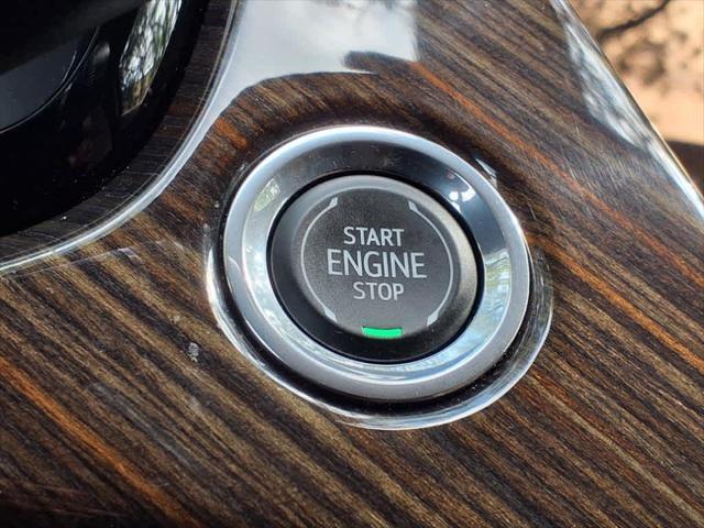 used 2024 Cadillac XT6 car, priced at $53,818