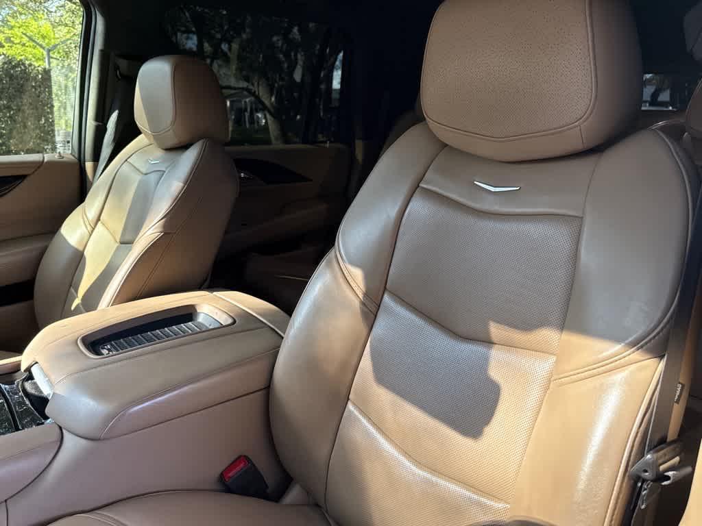 used 2020 Cadillac Escalade car, priced at $43,818