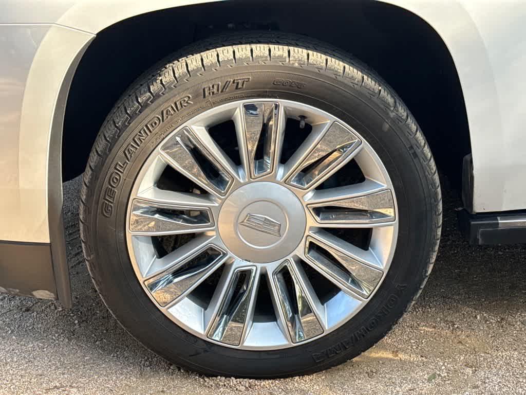 used 2020 Cadillac Escalade car, priced at $43,818