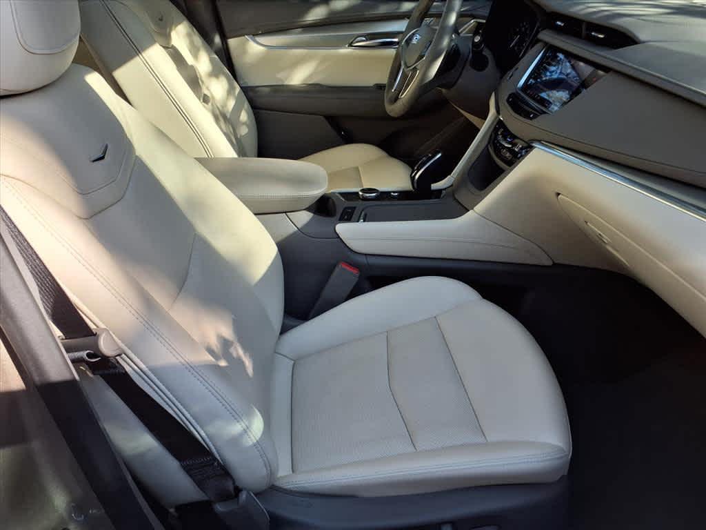used 2023 Cadillac XT5 car, priced at $34,998