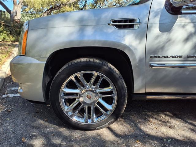 used 2012 Cadillac Escalade ESV car, priced at $14,998