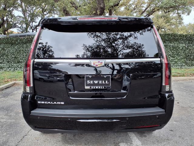 used 2020 Cadillac Escalade car, priced at $39,313