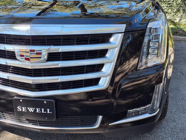 used 2020 Cadillac Escalade ESV car, priced at $39,998