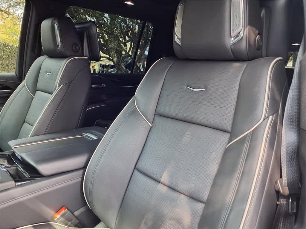 used 2023 Cadillac Escalade ESV car, priced at $79,998