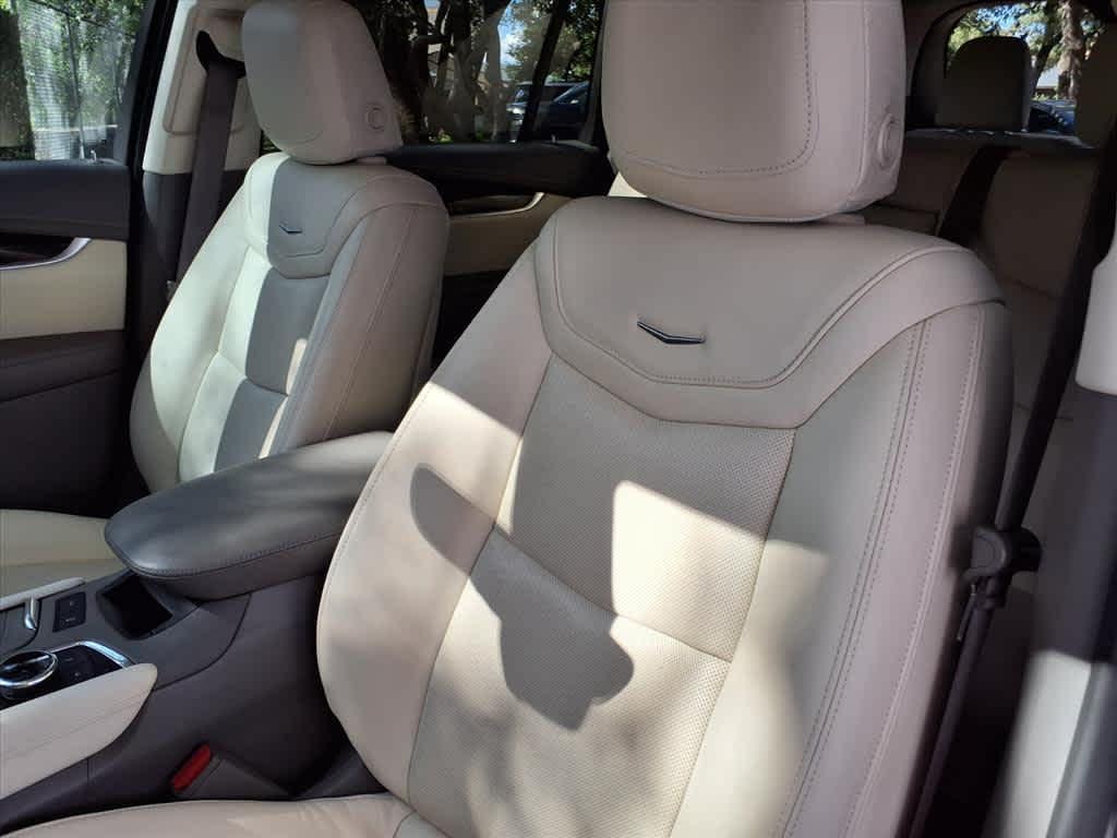 used 2022 Cadillac XT6 car, priced at $36,313