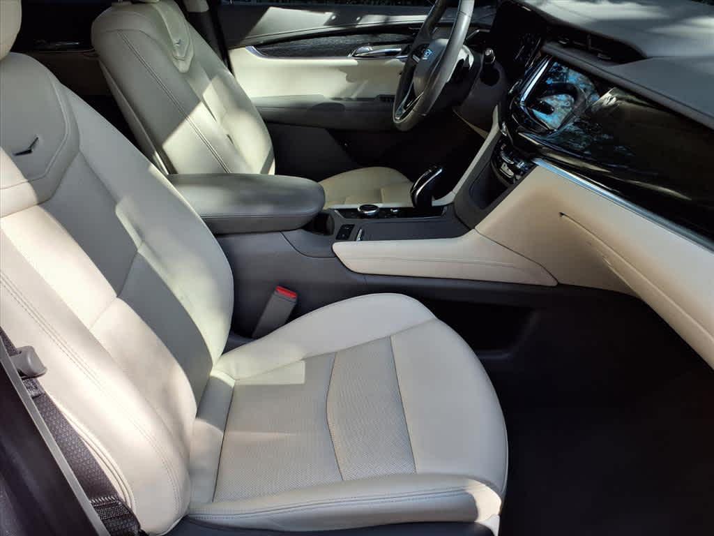 used 2022 Cadillac XT6 car, priced at $36,313