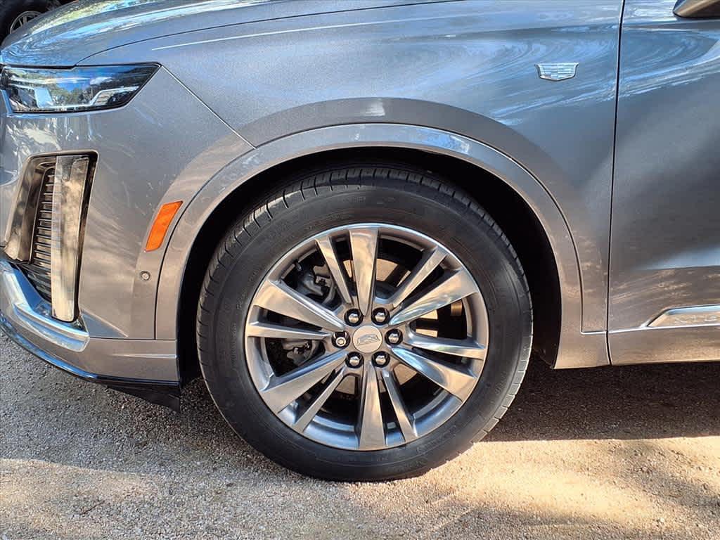 used 2022 Cadillac XT6 car, priced at $36,313