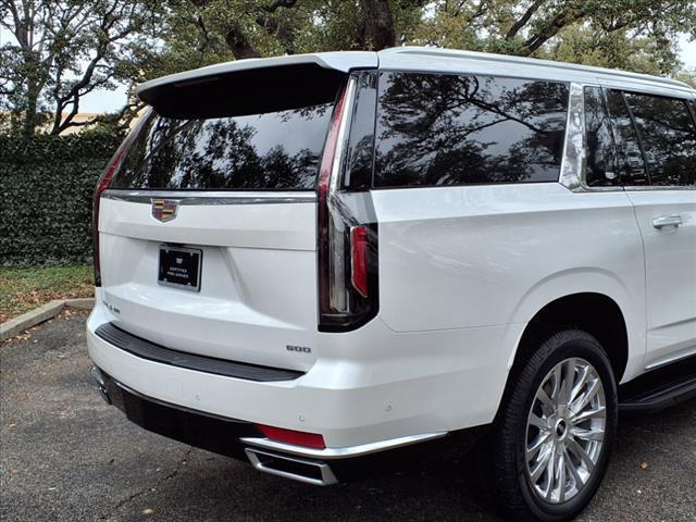 used 2022 Cadillac Escalade ESV car, priced at $69,998