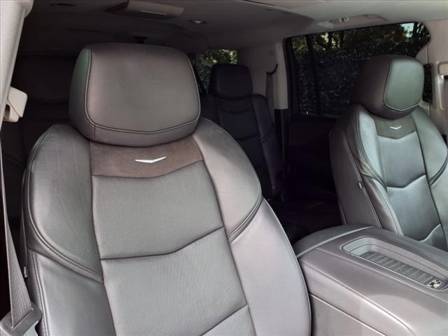 used 2020 Cadillac Escalade ESV car, priced at $34,999