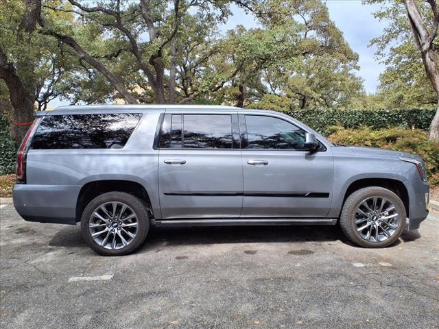 used 2020 Cadillac Escalade ESV car, priced at $34,999