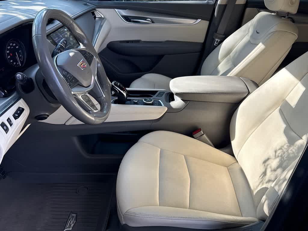 used 2020 Cadillac XT5 car, priced at $24,998