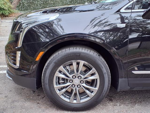 used 2021 Cadillac XT5 car, priced at $35,998