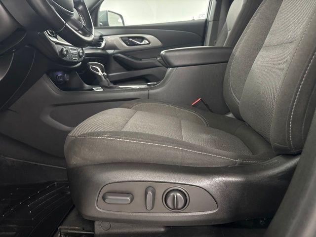 used 2023 Chevrolet Traverse car, priced at $21,994
