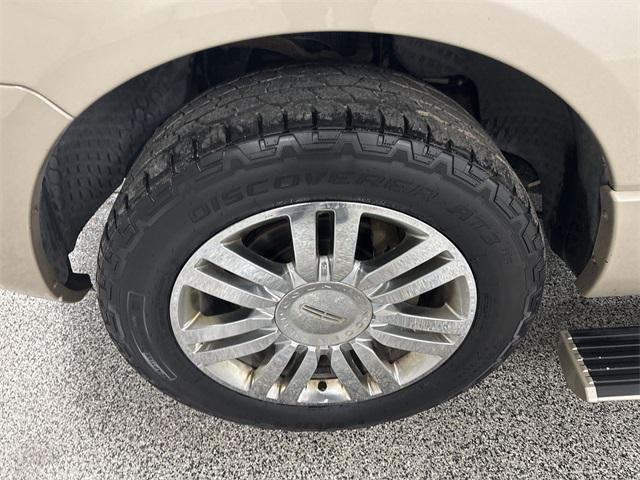 used 2007 Lincoln Navigator car, priced at $4,800