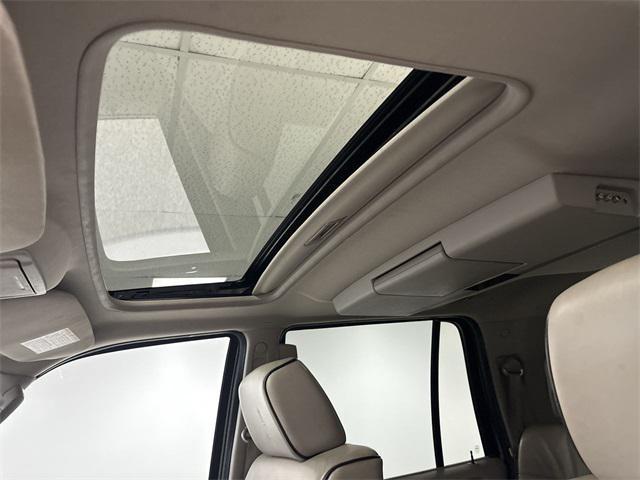 used 2007 Lincoln Navigator car, priced at $4,800