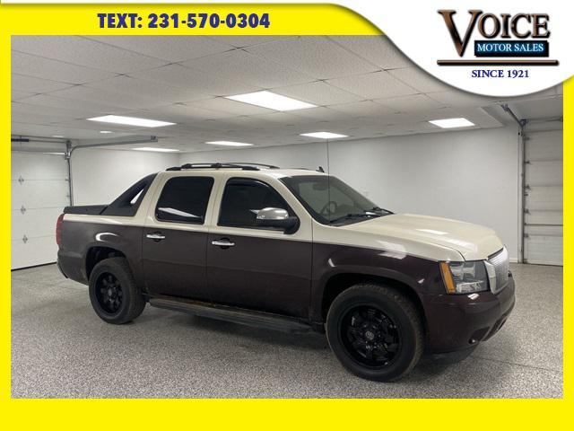 used 2011 Chevrolet Avalanche car, priced at $3,800