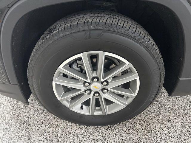 used 2023 Chevrolet Traverse car, priced at $32,700