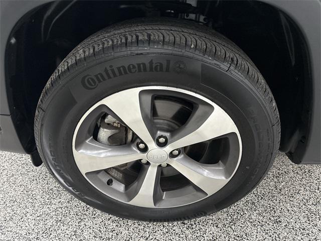 used 2022 Jeep Cherokee car, priced at $27,700