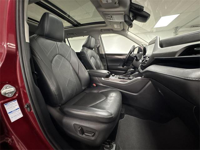 used 2021 Toyota Highlander car, priced at $28,800