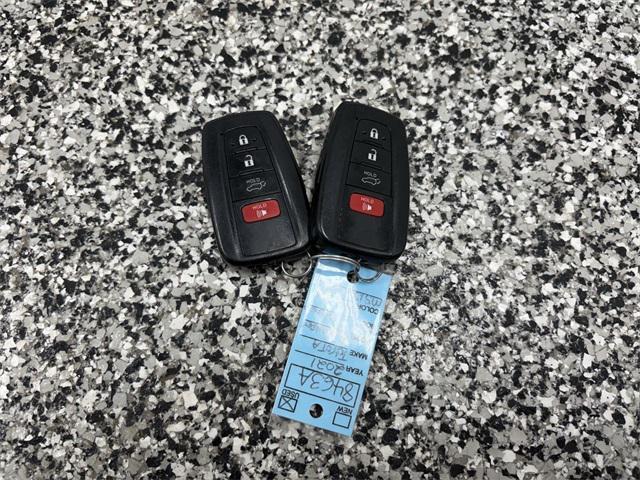 used 2021 Toyota Highlander car, priced at $28,800
