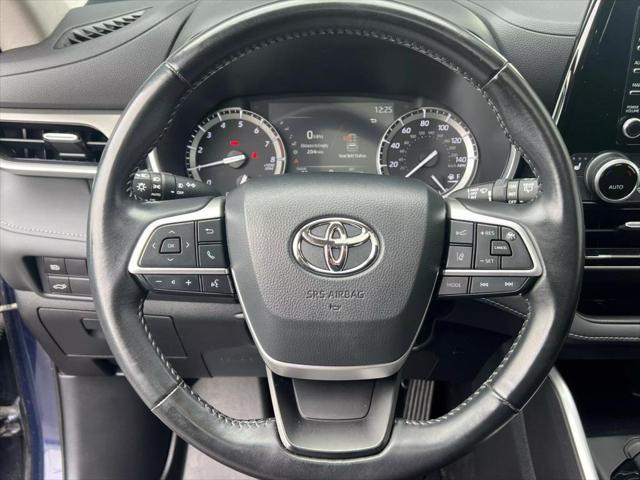 used 2022 Toyota Highlander car, priced at $33,995