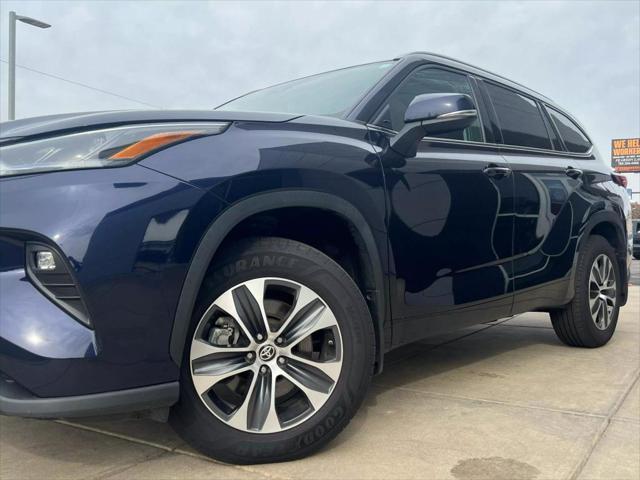 used 2022 Toyota Highlander car, priced at $33,995