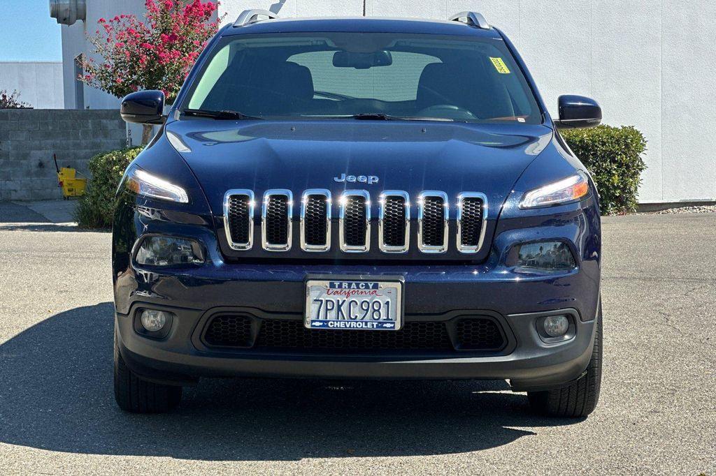 used 2016 Jeep Cherokee car, priced at $10,274