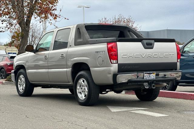 used 2005 Chevrolet Avalanche car, priced at $6,999