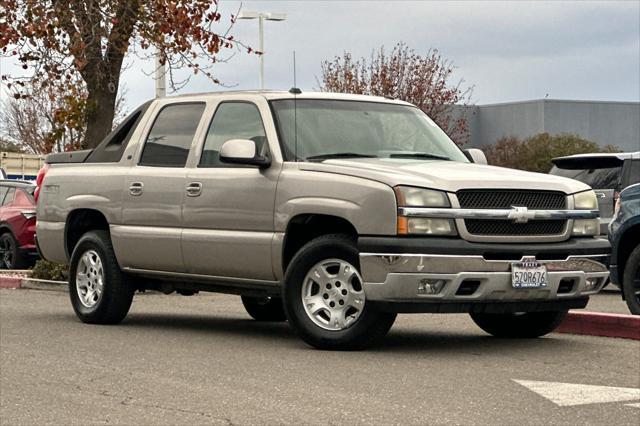 used 2005 Chevrolet Avalanche car, priced at $6,999