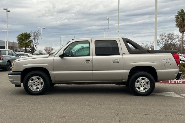 used 2005 Chevrolet Avalanche car, priced at $6,999