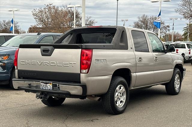 used 2005 Chevrolet Avalanche car, priced at $6,999