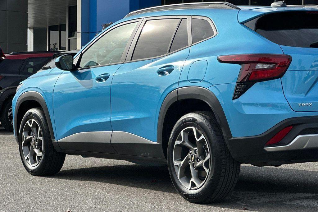 used 2025 Chevrolet Trax car, priced at $23,999