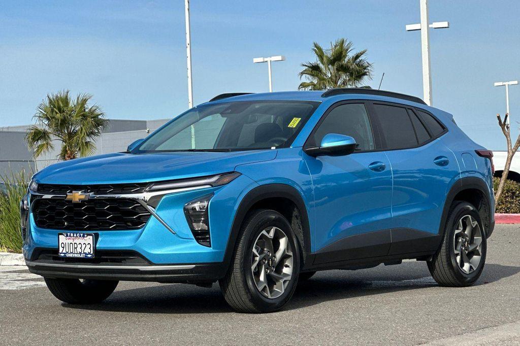 used 2025 Chevrolet Trax car, priced at $23,999