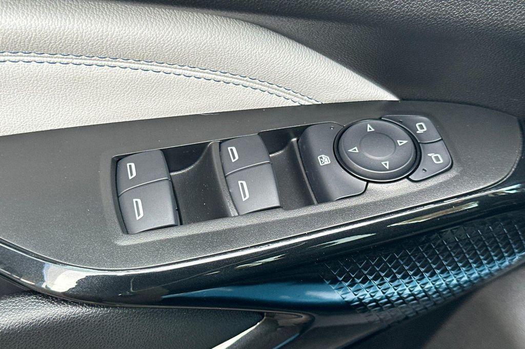 used 2025 Chevrolet Trax car, priced at $23,999