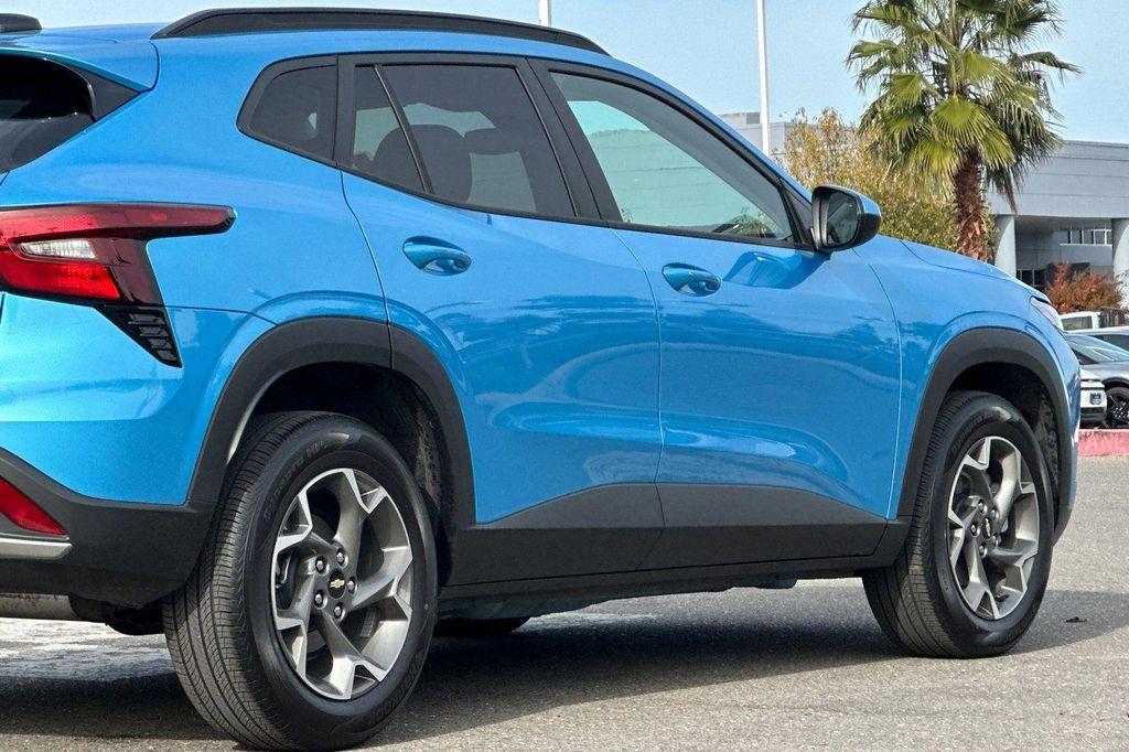 used 2025 Chevrolet Trax car, priced at $23,999