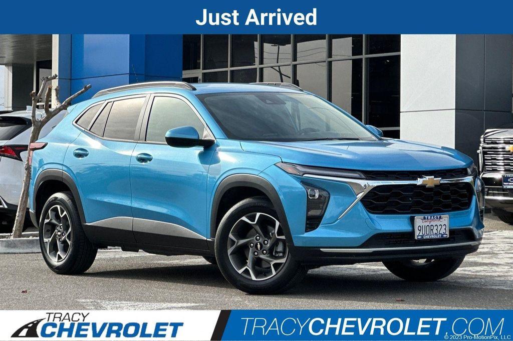 used 2025 Chevrolet Trax car, priced at $23,999
