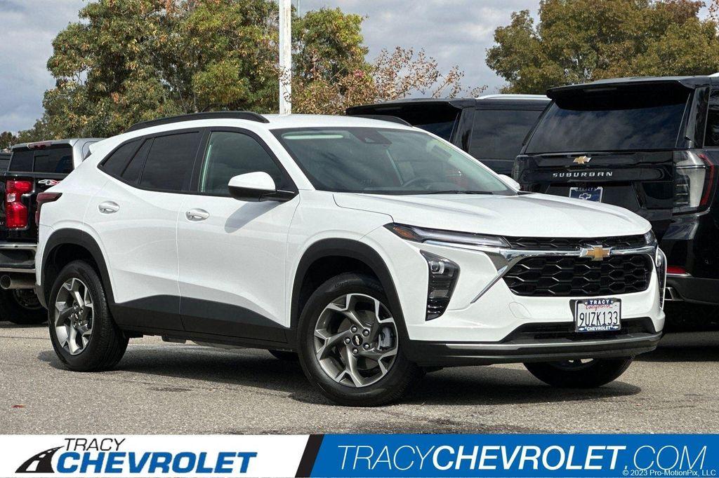 used 2025 Chevrolet Trax car, priced at $20,988