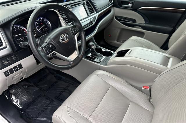 used 2014 Toyota Highlander car, priced at $20,699