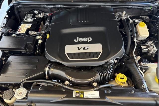 used 2015 Jeep Wrangler Unlimited car, priced at $22,999