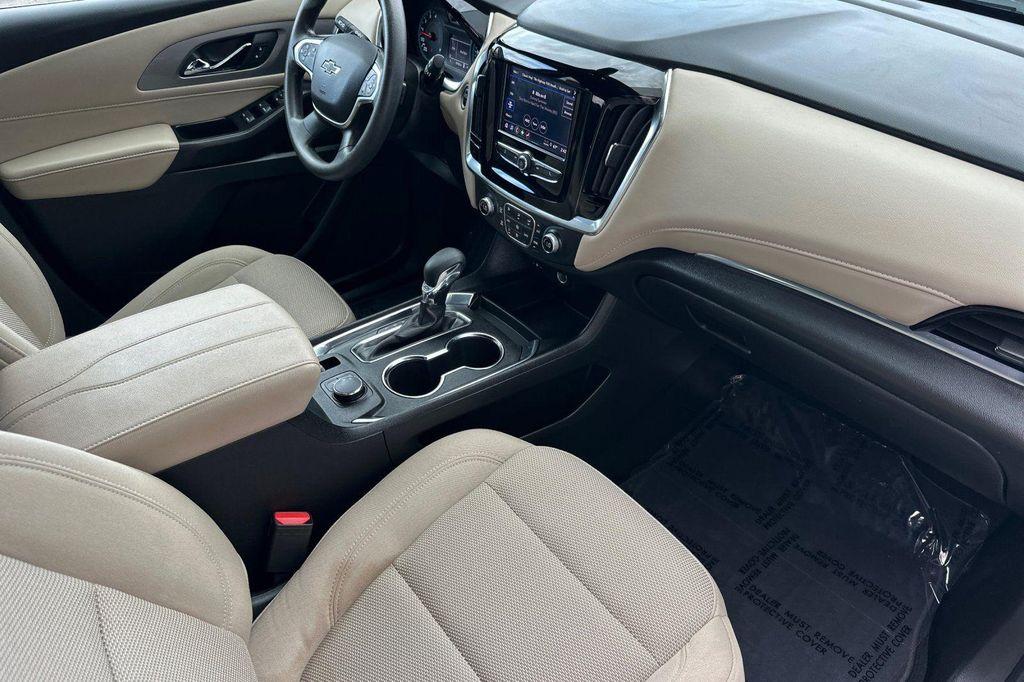 used 2023 Chevrolet Traverse car, priced at $23,499