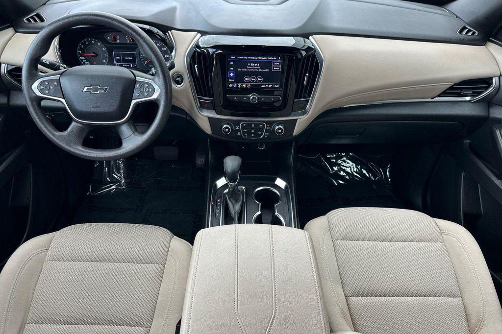 used 2023 Chevrolet Traverse car, priced at $23,499