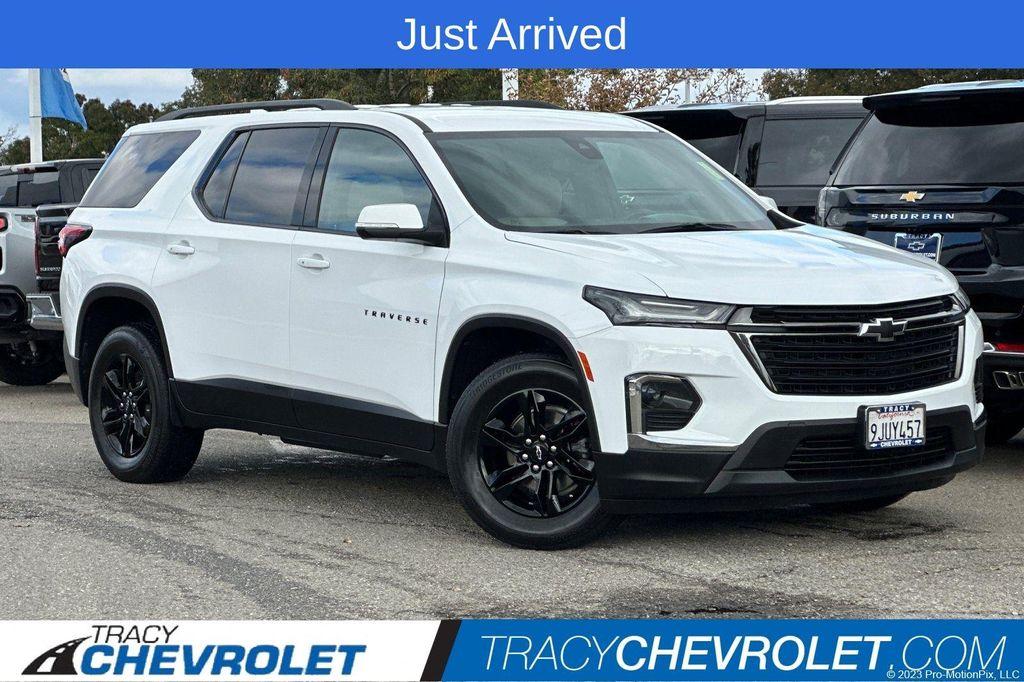 used 2023 Chevrolet Traverse car, priced at $23,999