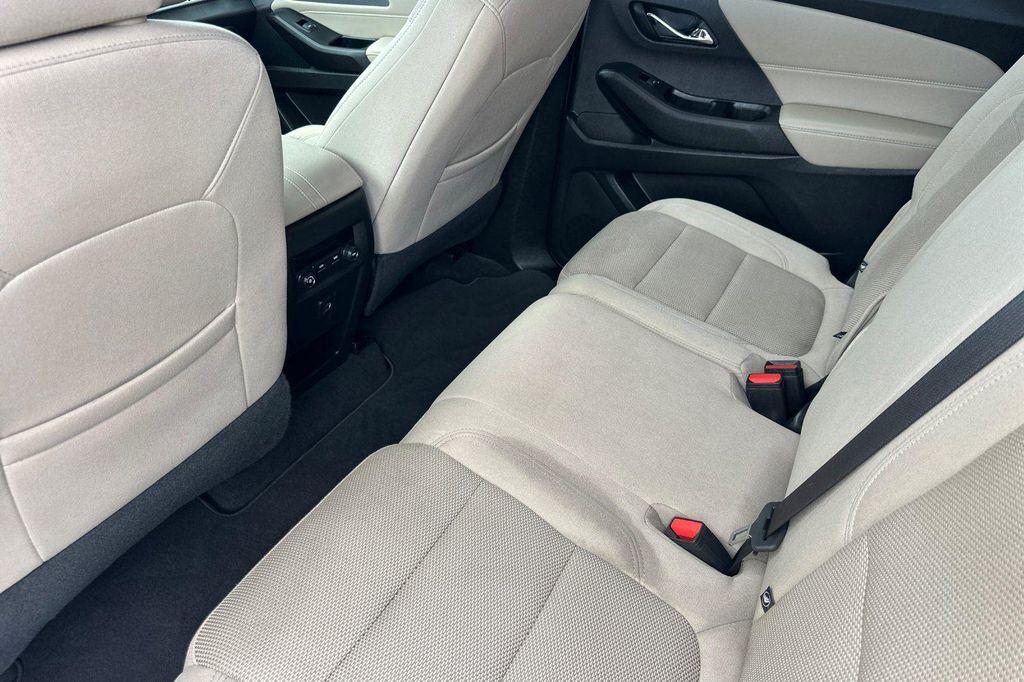 used 2023 Chevrolet Traverse car, priced at $23,499