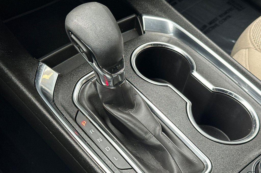 used 2023 Chevrolet Traverse car, priced at $23,499