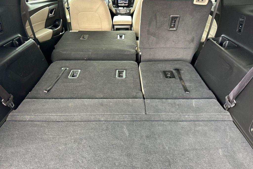 used 2023 Chevrolet Traverse car, priced at $23,499