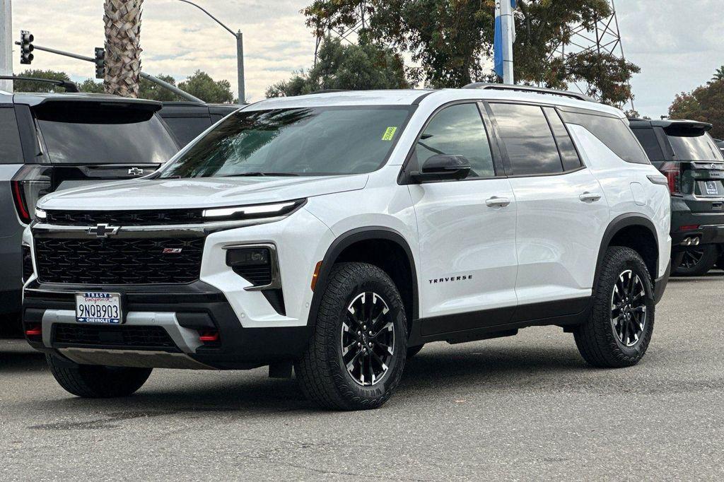 used 2024 Chevrolet Traverse car, priced at $46,999