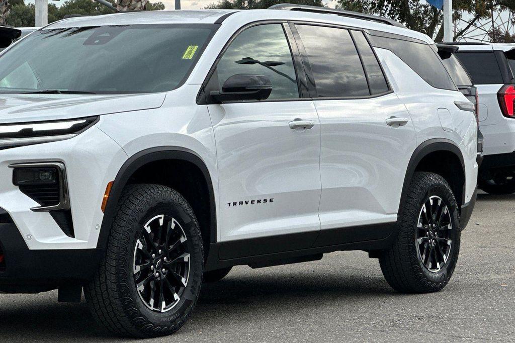 used 2024 Chevrolet Traverse car, priced at $46,999